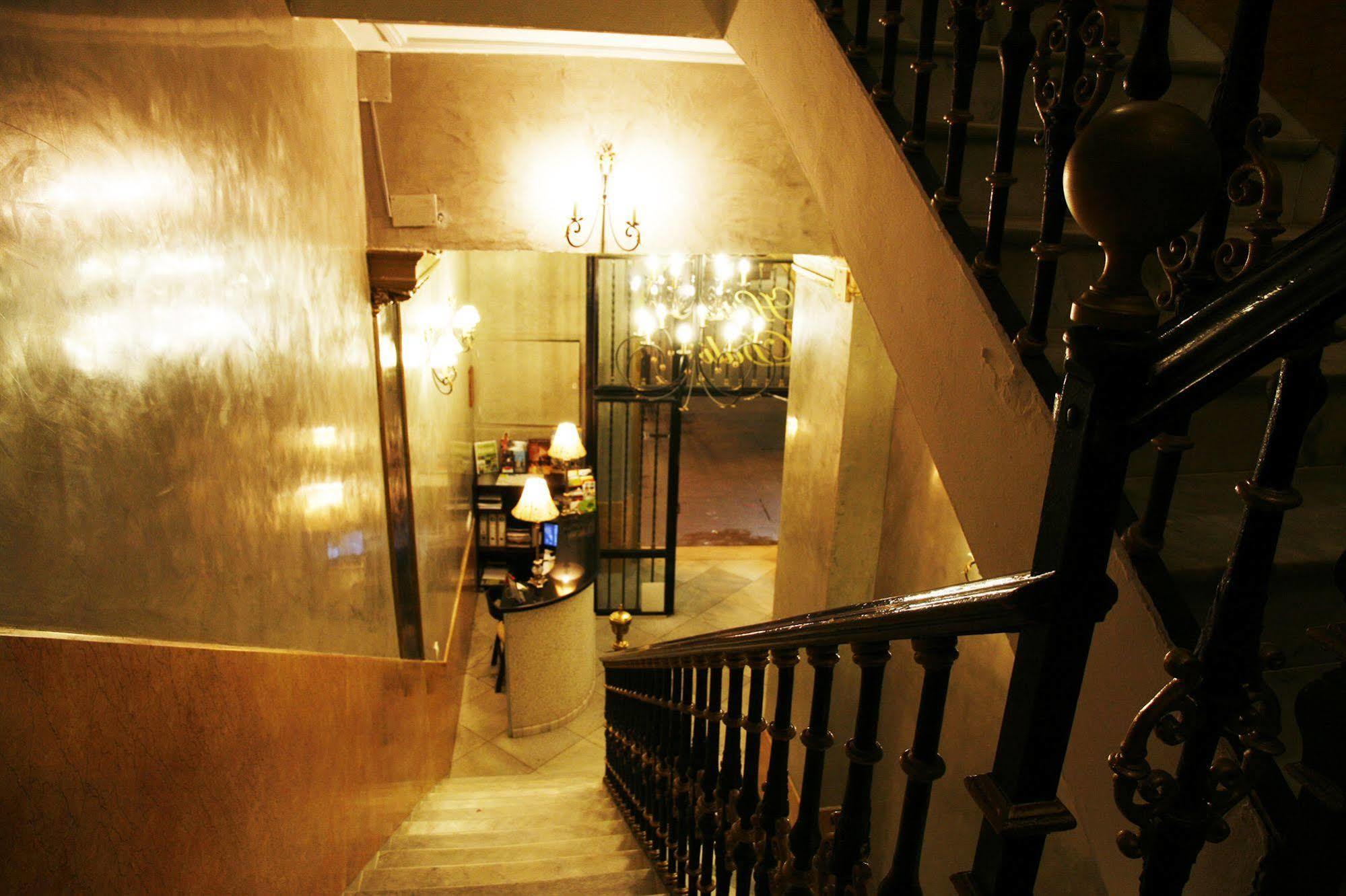 Hostal Dalis 세비야 외부 사진